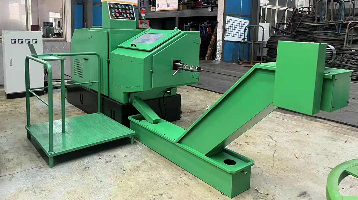 Cold heading machine